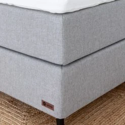 Unia 600 Jenkkisänkypaketti 160x200 Cm M/L V.harmaa, 8cm Prof Vm, Jalat 14cm Vio 9 Unia 600 Jenkkisänkypaketti 160x200 Cm M/L V.harmaa, 8cm Prof Vm, Jalat 14cm Vio -Veke Myymälä unia 600 jenkkisankypaketti 160 vaaleanharmaa lahi web